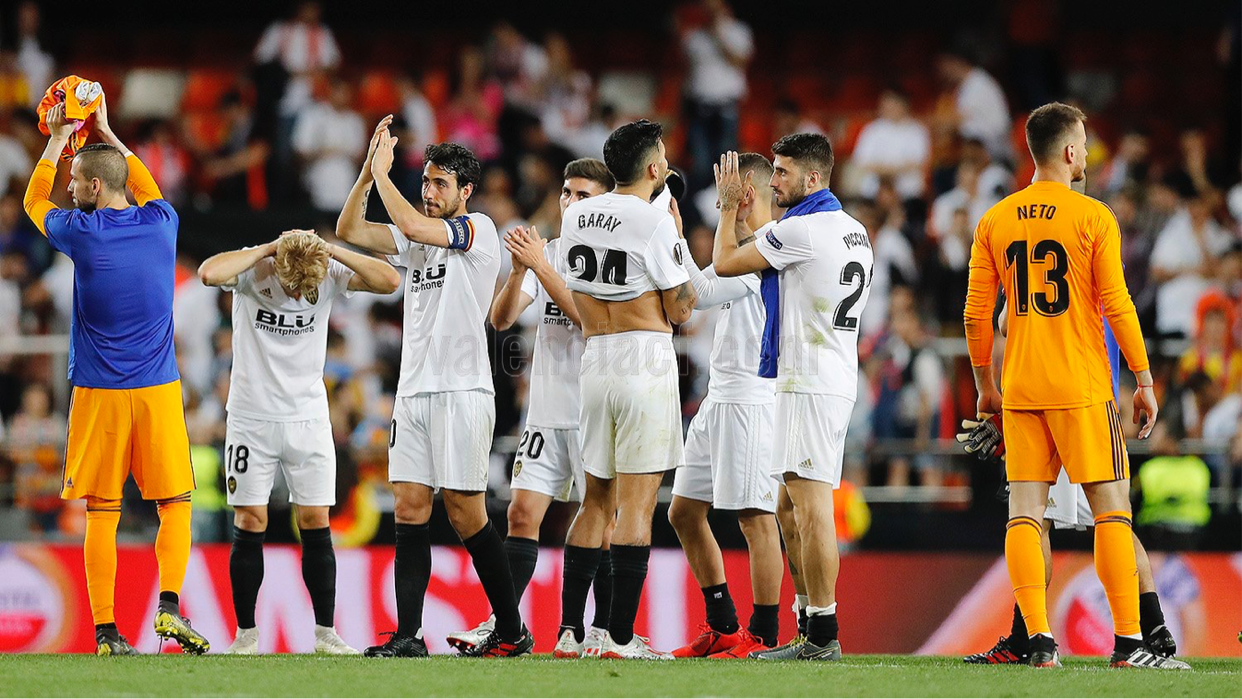 满冠体育官方-包含费耶诺德主帅复盘罗马迎德甲关键赛之后，瓦伦西亚主帅复盘的词条